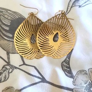 Gold dangling earrings